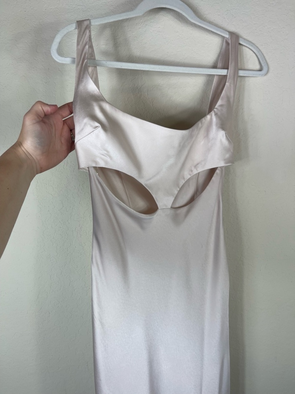 MESHKI Satin Cut Out Slip Dress Champagne Size XS - Picture 5 of 6